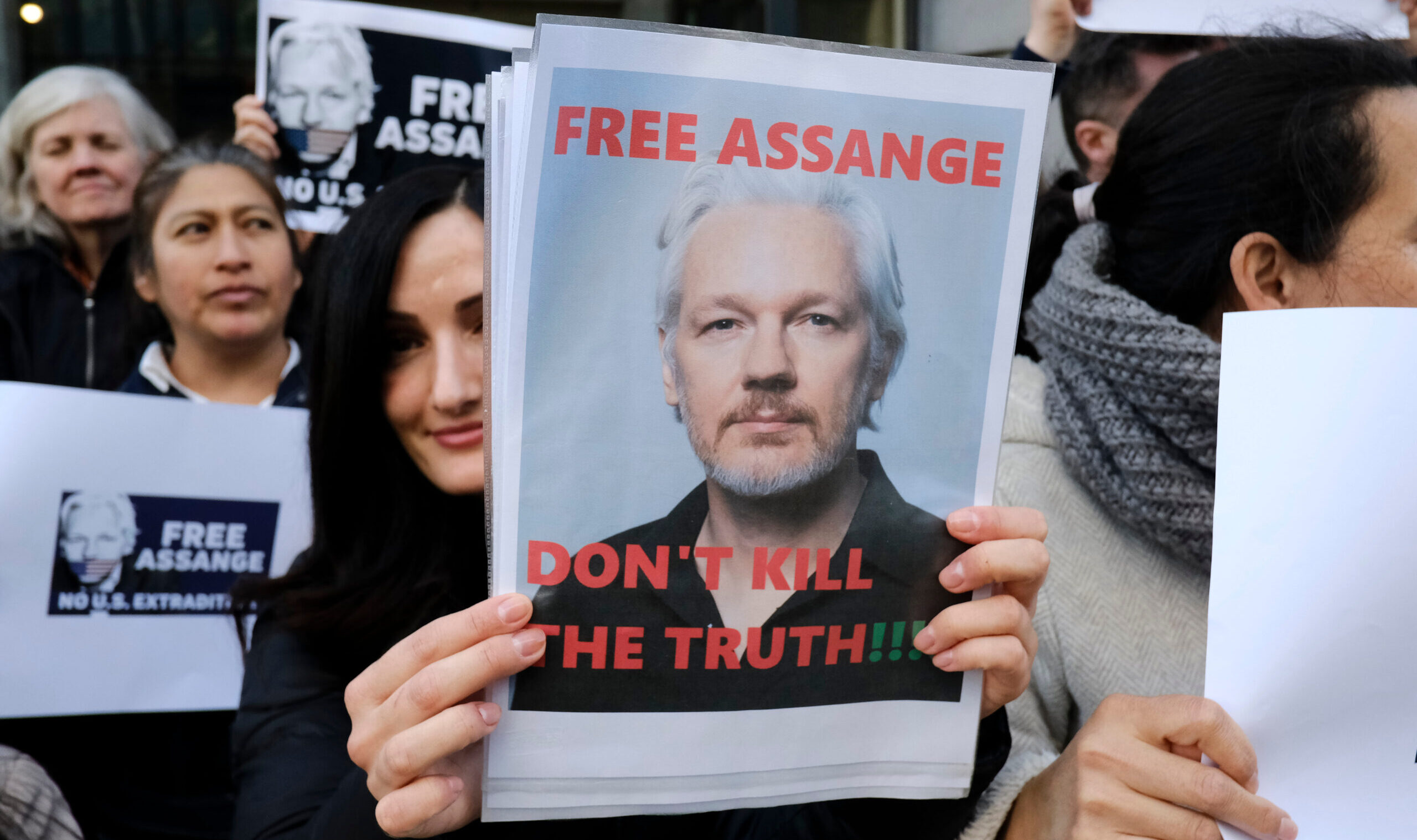 Brussels,,Belgium.,15th,April,2019.supporters,Of,Wikileaks,Founder,Julian,Assange