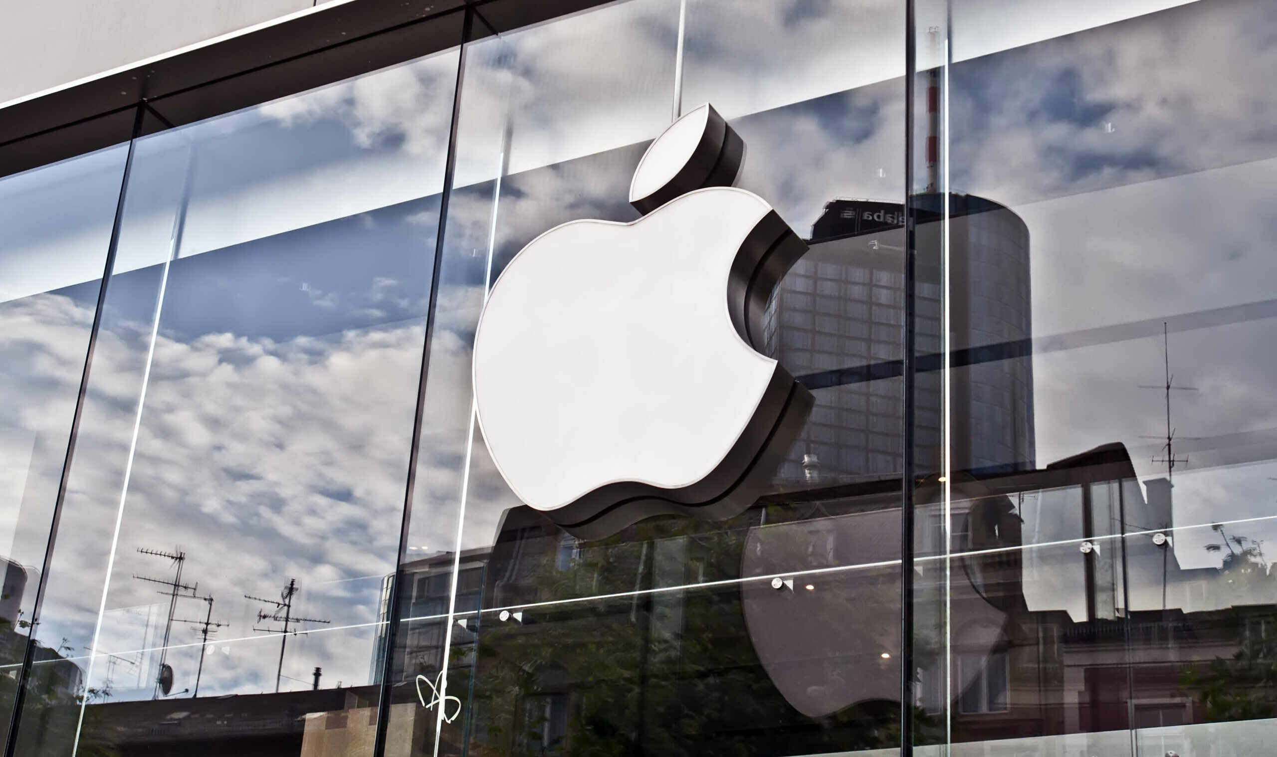 Frankfurt,germany_june,29:apple,Store,On,June,29,2014,In,Frankfurt,germany.apple,Inc.,Sells