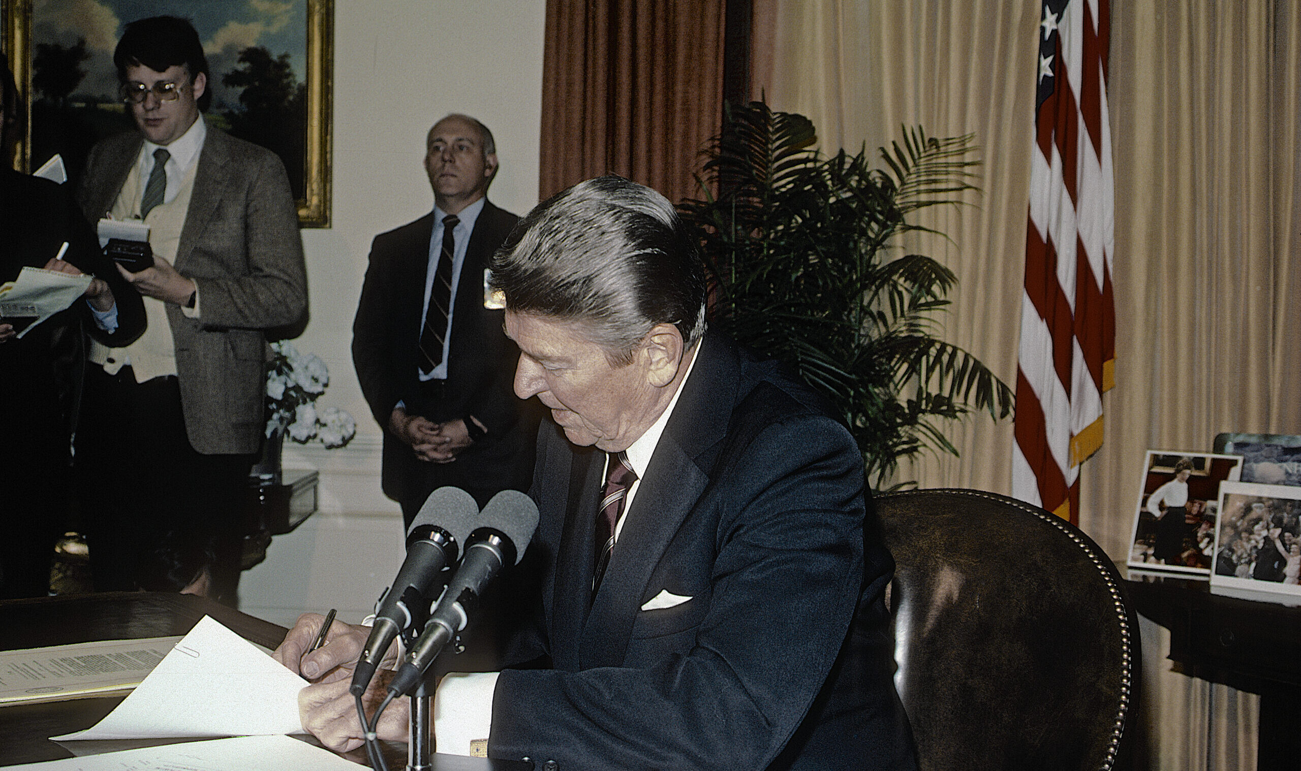 Washington,Dc.,Usa,,6th,March,1985,President,Ronald,Reagan,Seated,At