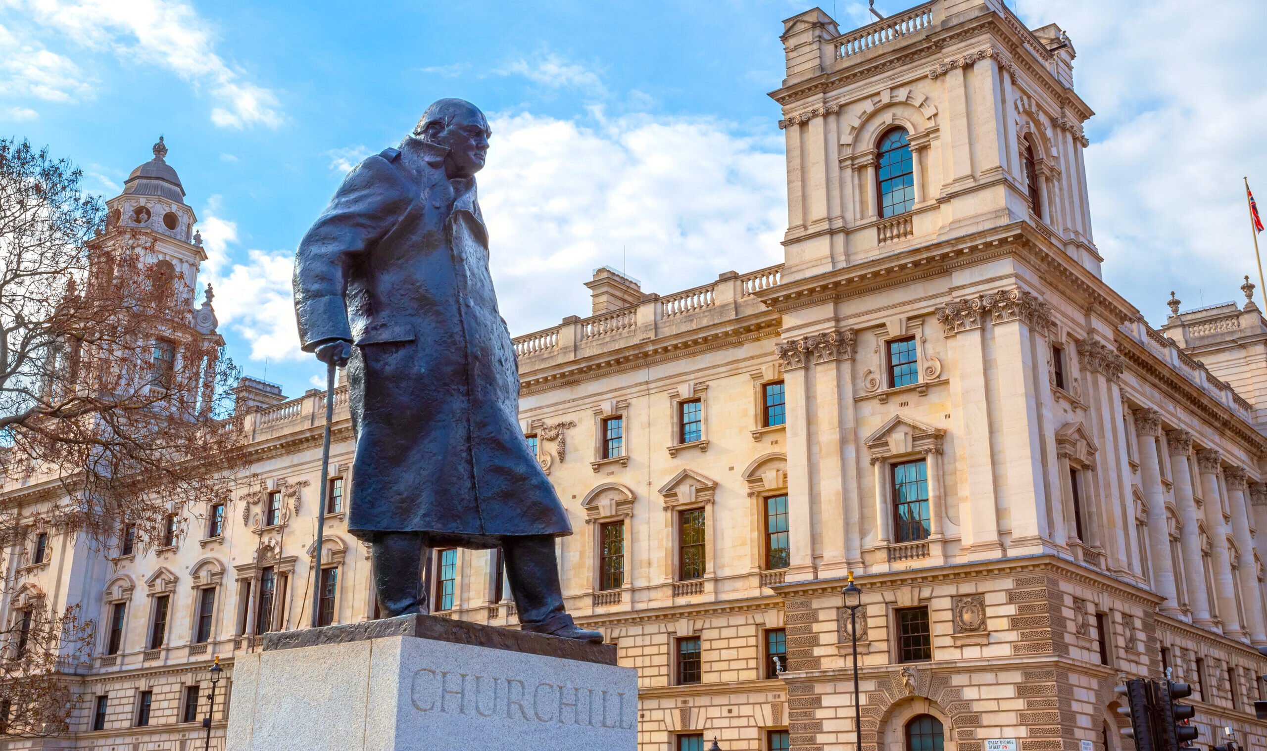 London,,Uk,-,May,13,2018:,Statue,Of,Winston,Churchill