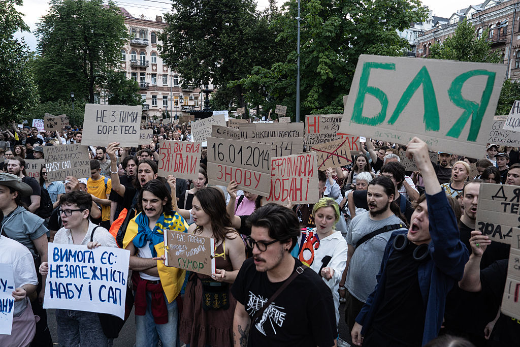 Protests Against Zelensky Erupt in Ukraine