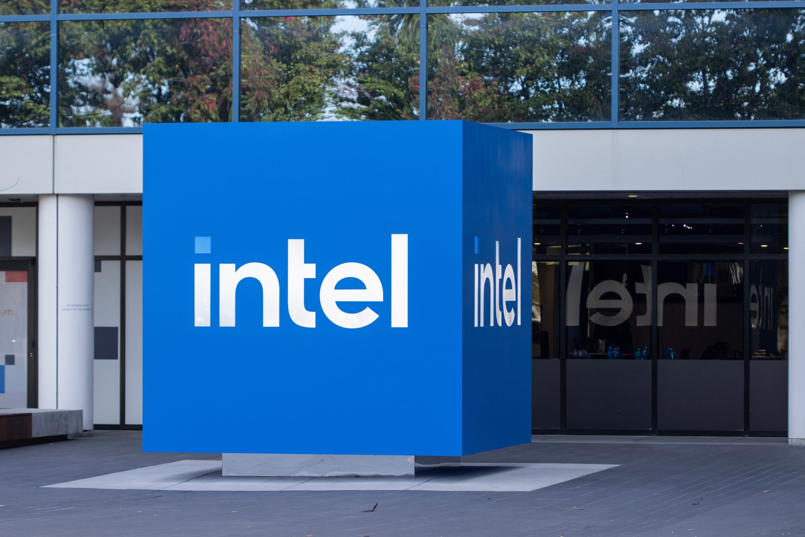 U.S. to Acquire Stake in Intel