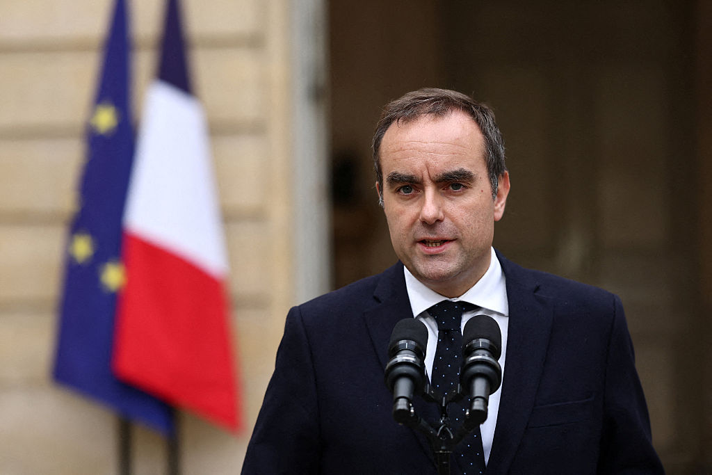 France Teeters Over a Political and Fiscal Abyss