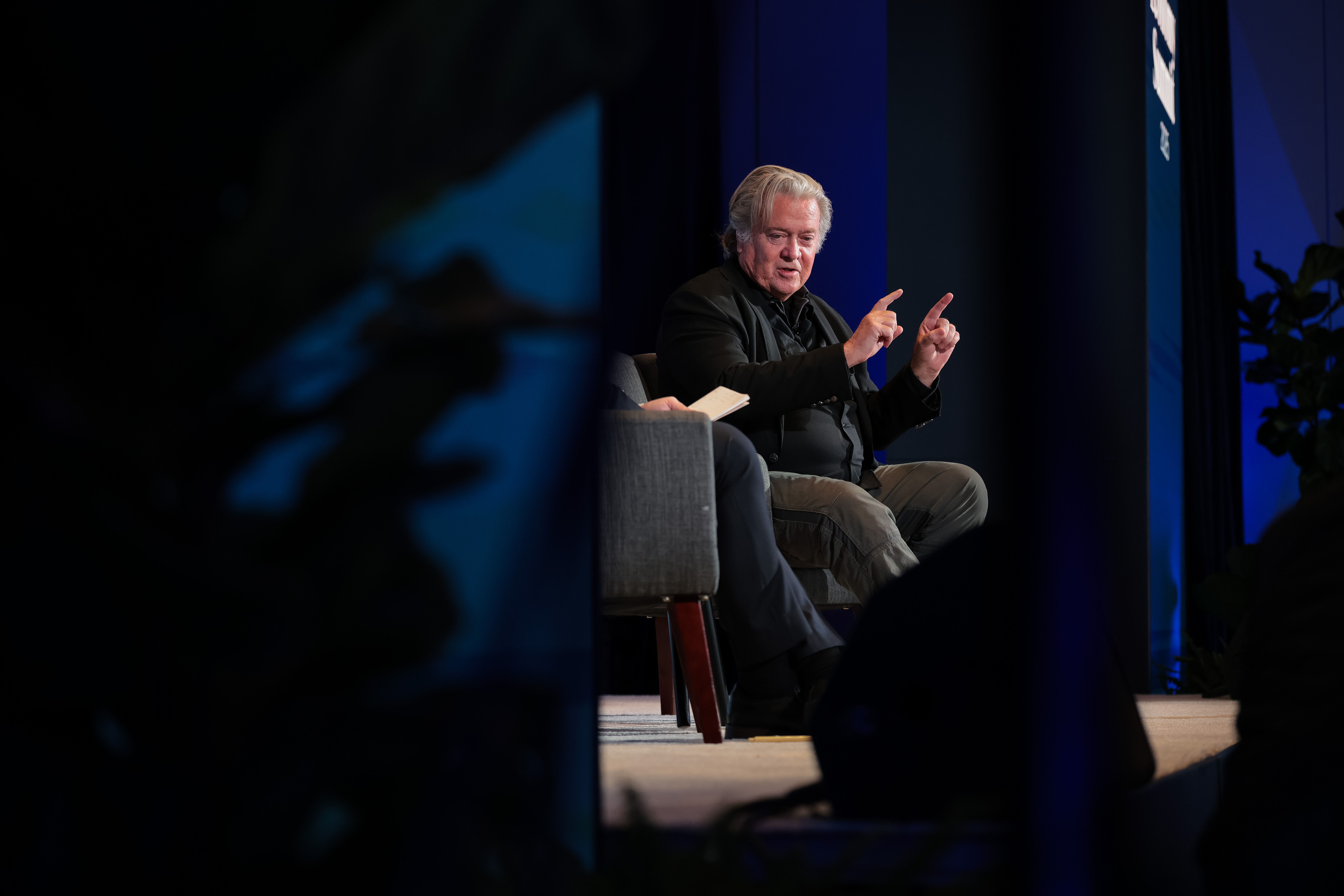 Bannon, Mearsheimer: Trump’s Ukraine Plan Won’t End the War