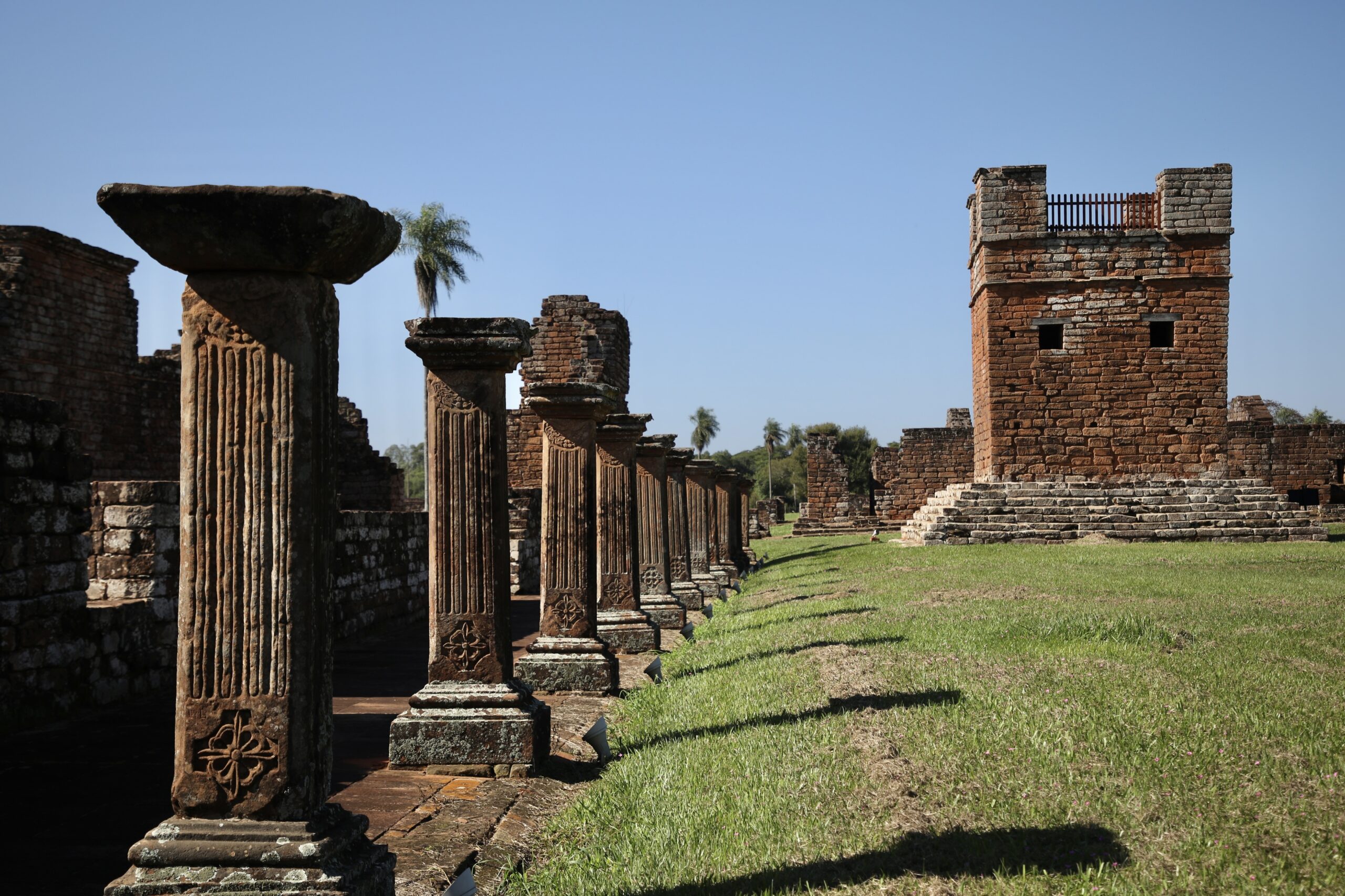 Ruins of La Santisima Trinidad del Paraná including the