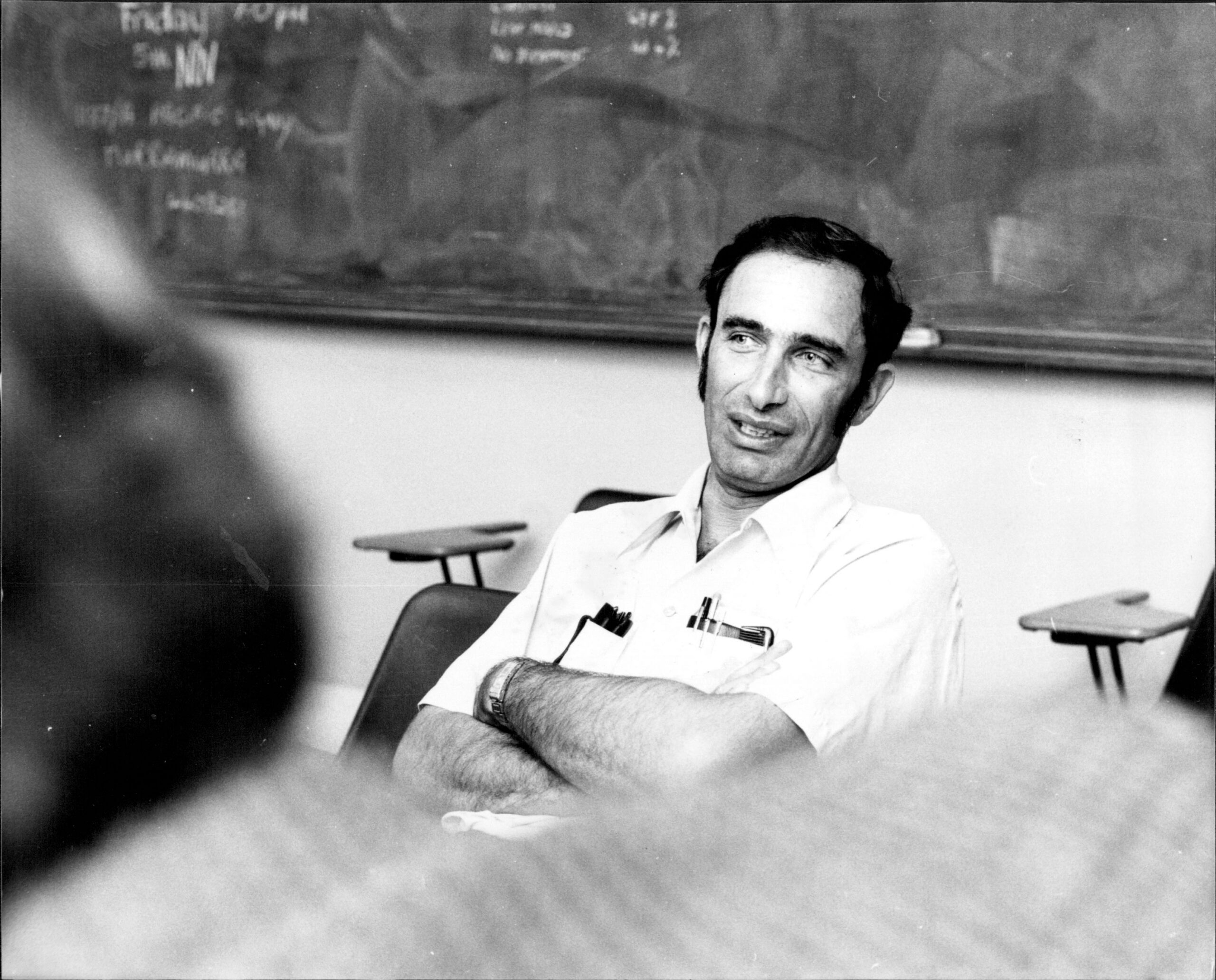 Paul Ehrlich at a press conference this afternoon at Macquarie University.Internationally famous biologist, Paul Ehrlich, is visiting Australia and will be taking the position of Visiting Professor in Environmental Studies at Macquarie University.Professo