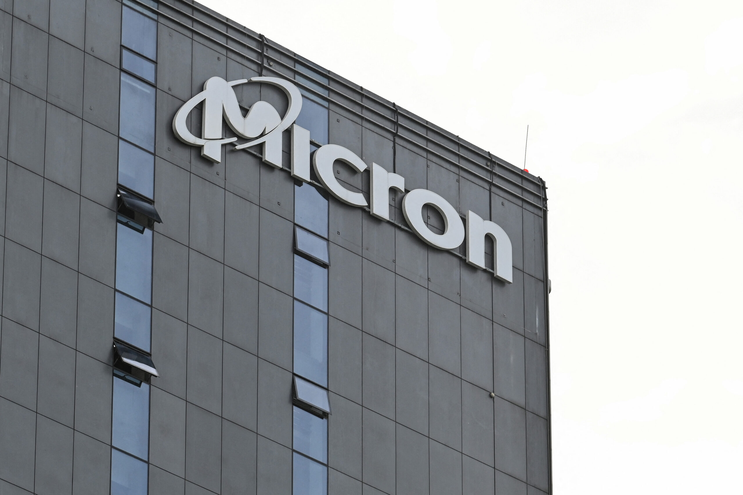 Technology Stocks Face Uncertainty Following Previous Day Sell-Off