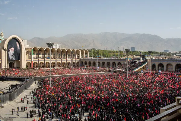 Iran Negotiations Day 18: Mourners at Khamenei’s Funeral Defiant