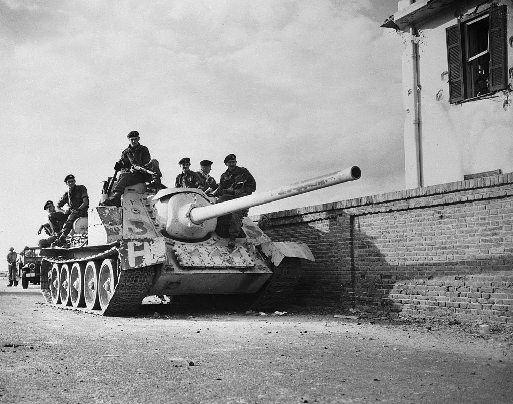 The Suez Crisis 1956:British Troops on Tank